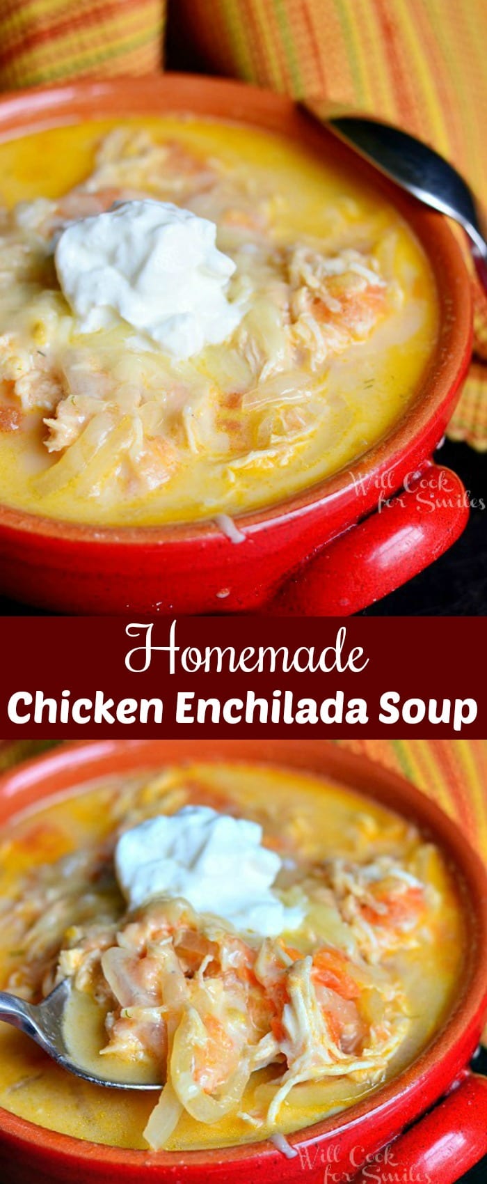 Creamy Chicken Enchilada Soup con un cucchiaio di panna acida sopra in una ciotola rossa con un collage di cucchiai 