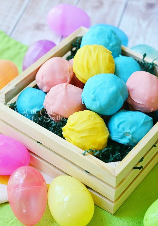 Easter Marshmallow Oreo Truffles in a wood box 
