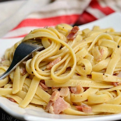 https://www.willcookforsmiles.com/wp-content/uploads/2015/08/Fettuccine-with-Bourbon-Bacon-Sauce-4-from-willcookforsmiles.com_-500x500.jpg