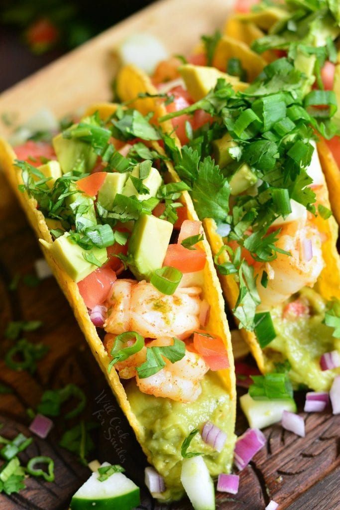 Guacamole Shrimp Tacos - 15 Minutes To Make Amazing Shrimp Tacos
