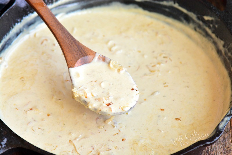 ready cream sauce in the pan