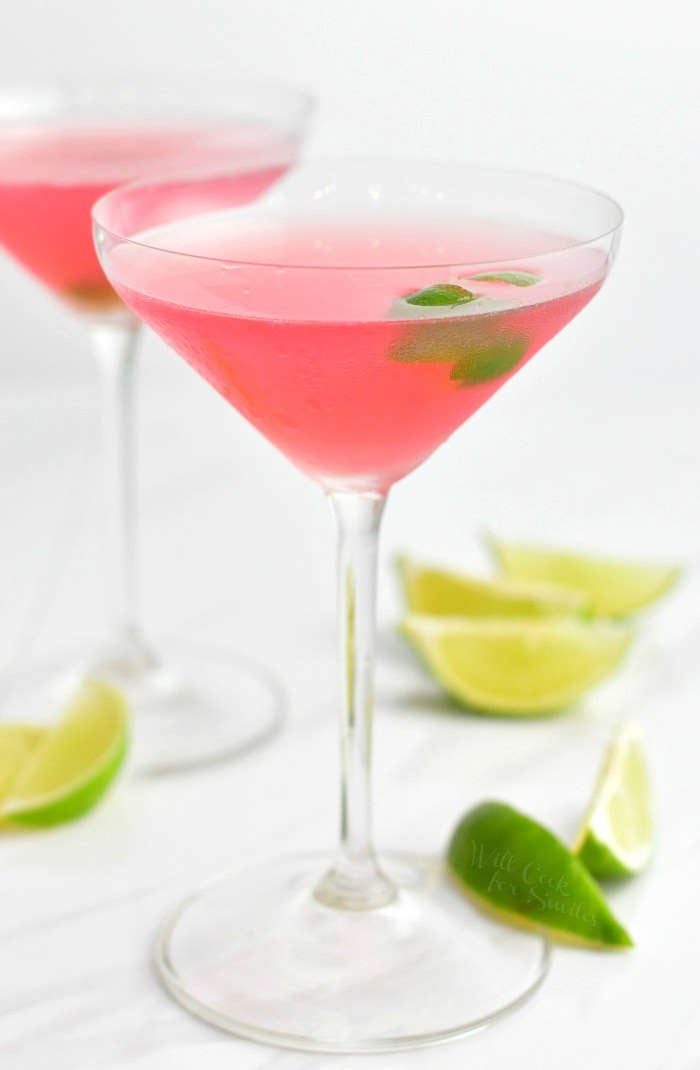21 Tasty Pink Cocktails That Everyone Will Love