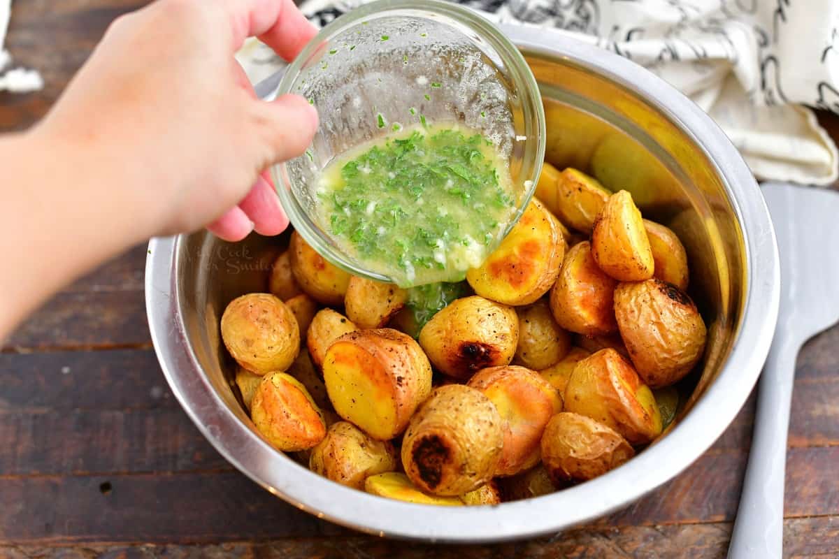 Oven Roasted Potatoes - Easy Roasted Potatoes In Seasoned Butter