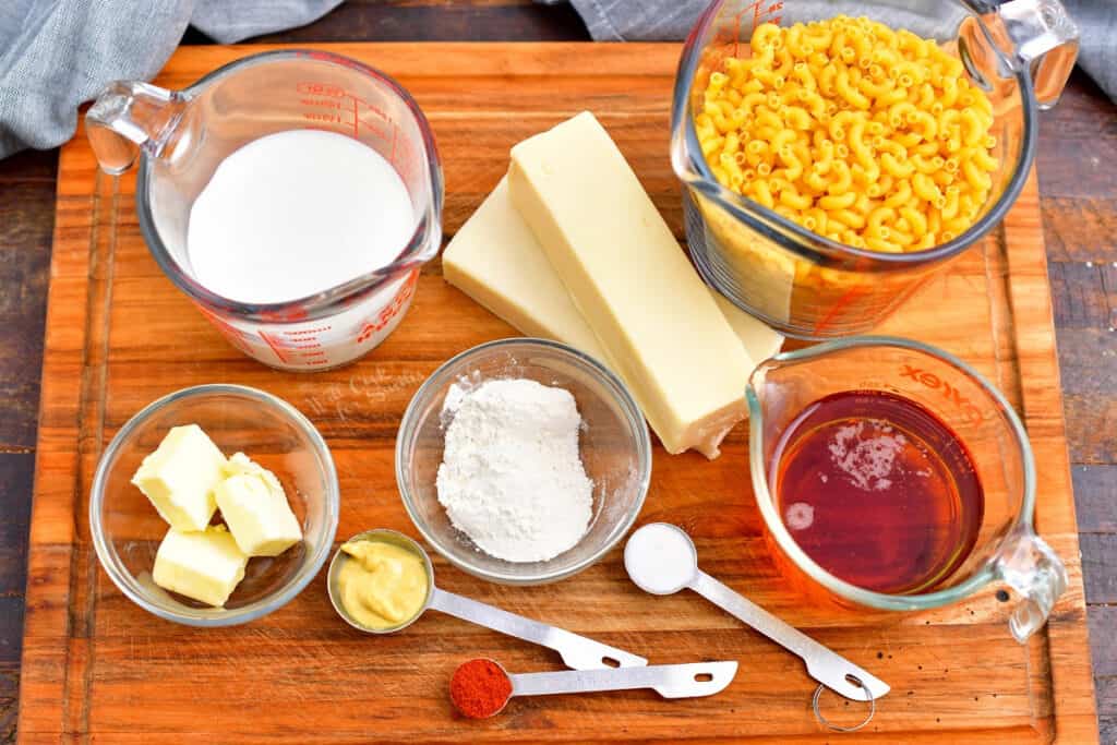 ingredients to make macaroni and cheese with beer cheese sauce