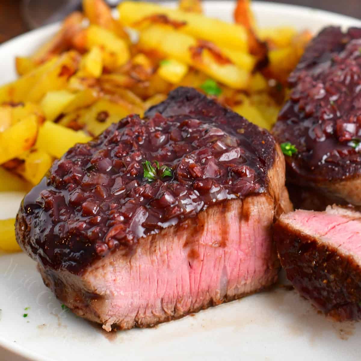 https://www.willcookforsmiles.com/wp-content/uploads/2021/03/Red-Wine-Steak-Sauce-sq.jpg