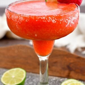 Strawberry Margarita: Frozen or On The Rock - Make These Margaritas ...