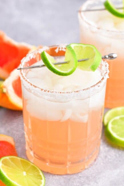 Paloma - Refreshing Tequila Cocktail With Only 4 Ingredients