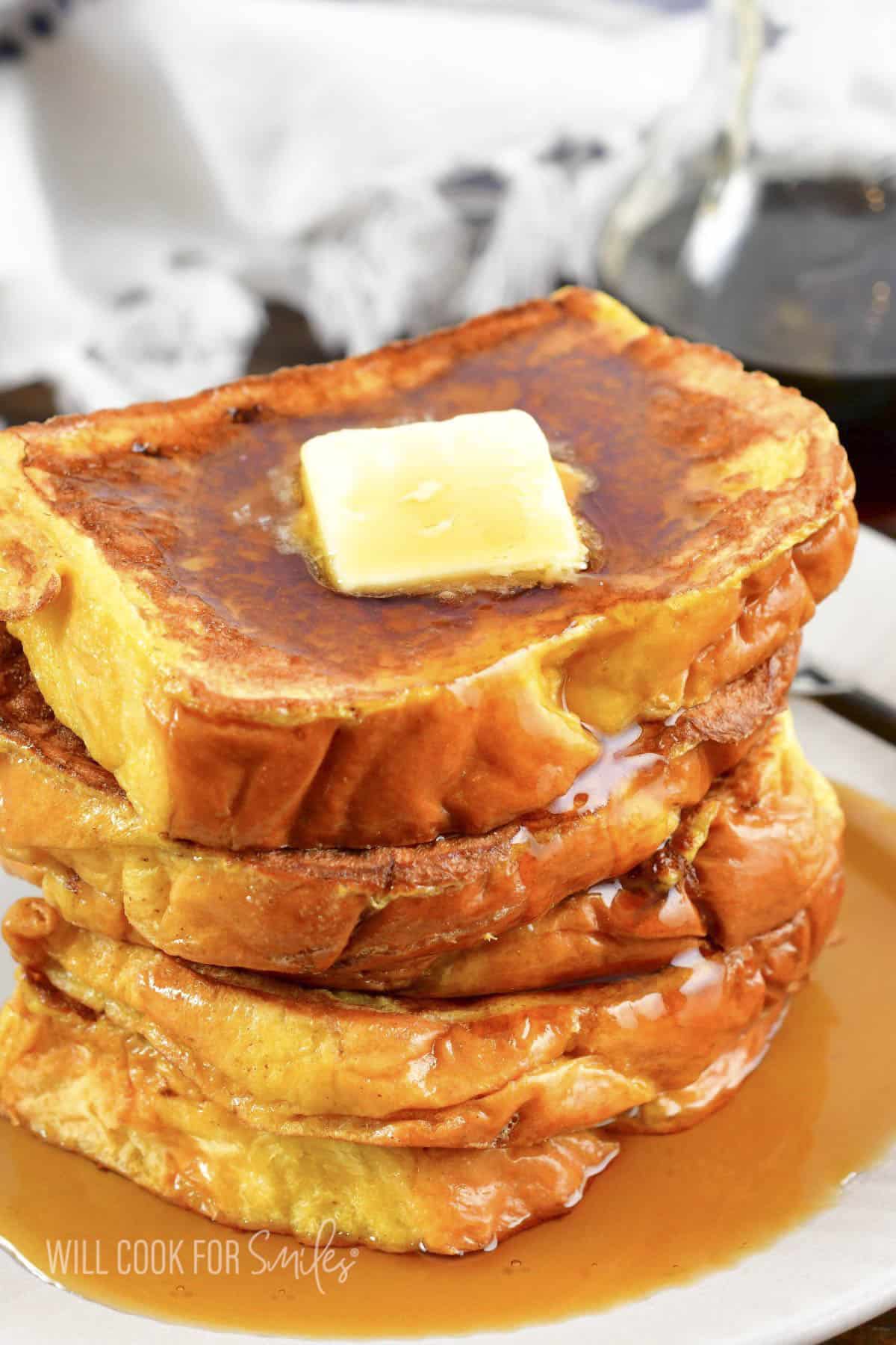 https://www.willcookforsmiles.com/wp-content/uploads/2023/03/French-Toast-side-closeup-2.jpg